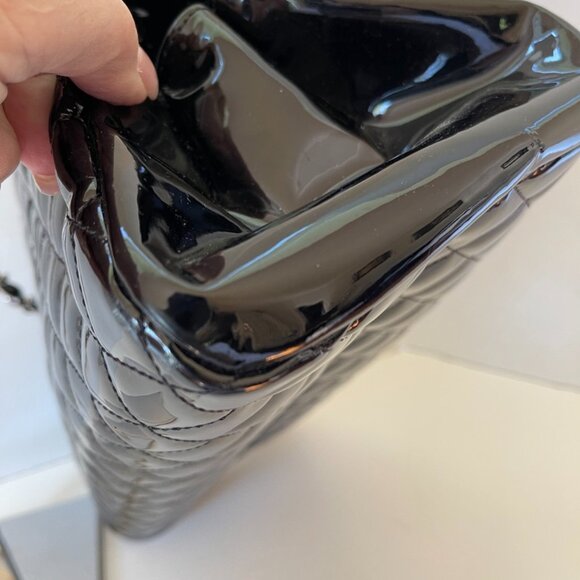 Chanel Black Vernis Matelasse - Black Patent Women's Shoulder Bag (108861) - Picture 7 of 12